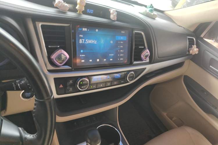 Used Toyota Highlander 2018 2.0T Four-Wheel Drive Prestige Version 7 Seats China VI Standard Audio And AC Panel