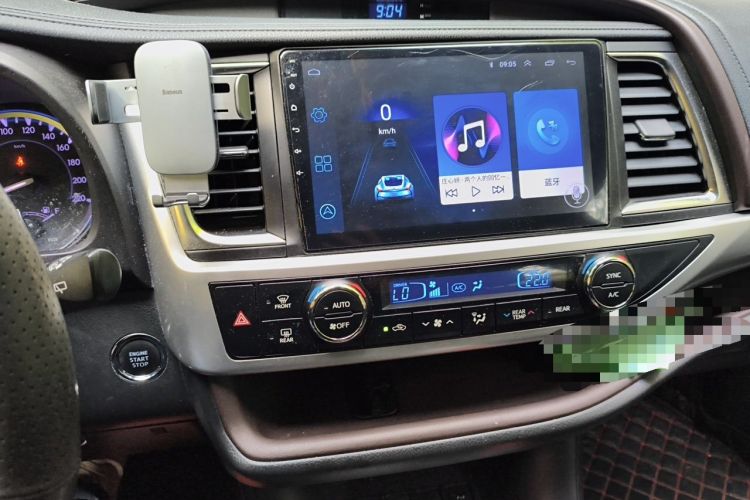 Used Toyota Highlander 2018 2.0T Four-Wheel Drive Luxury Edition 7 Seats China V Emission Standard Audio And AC Panel
