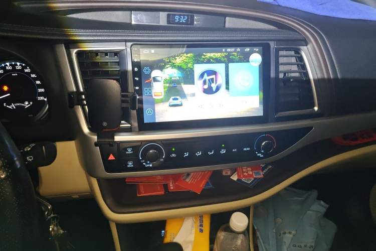 Used Toyota Highlander 2018 2.0T Two-Wheel Drive Elite Edition 7 Seats China VI Standard Audio And AC Panel