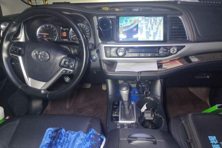 Used Toyota Highlander 2018 2.0T Four-Wheel Drive Prestige Version 7 Seats China VI Standard Audio And AC Panel