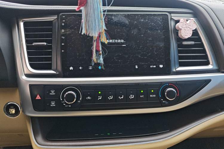 Used Toyota Highlander 2018 2.0T Four-Wheel Drive Elite Edition 7 Seats China VI Standard Audio And AC Panel