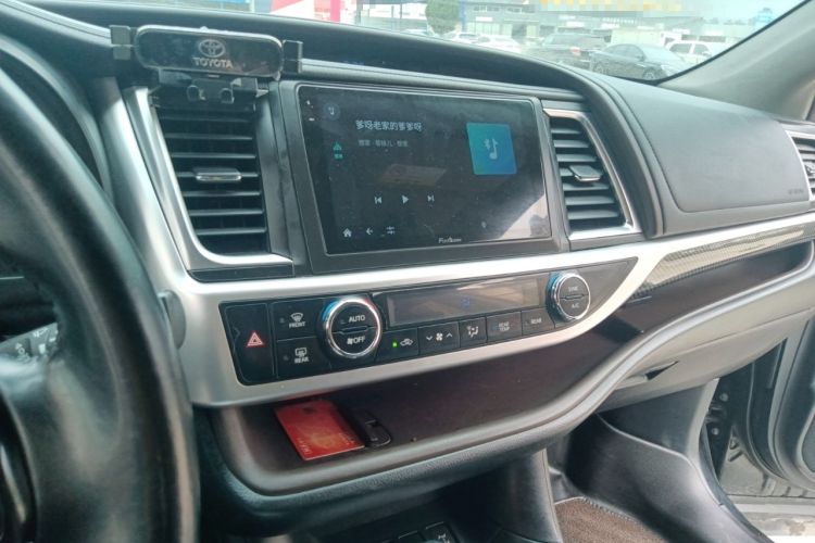 Used Toyota Highlander 2018 2.0T Four-Wheel Drive Luxury Version 7 Seats China VI Standard Audio And AC Panel