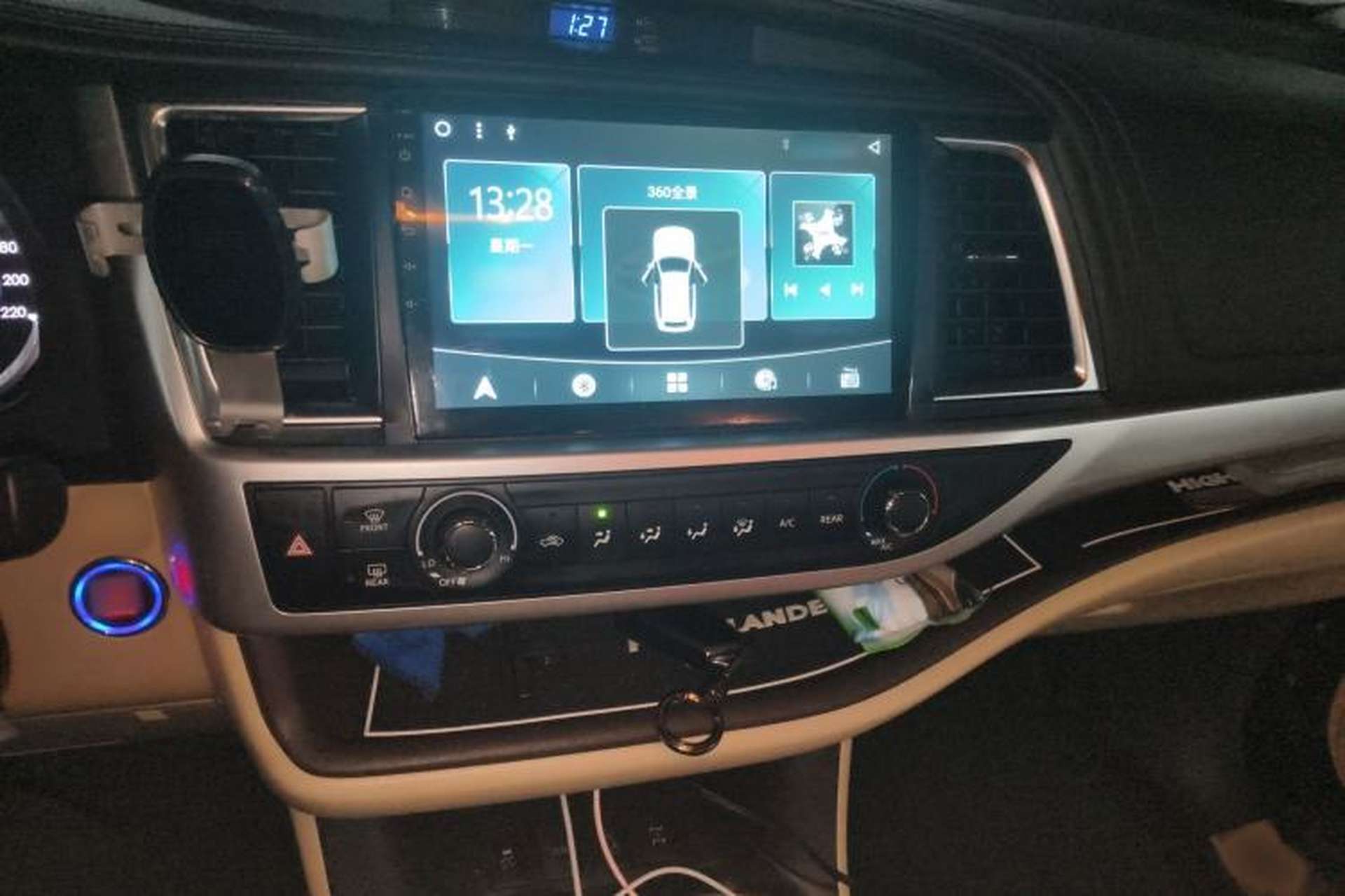 Used Toyota Highlander 2018 2.0T Four-Wheel Drive Elite Edition 7 Seats China VI Standard Audio And AC Panel