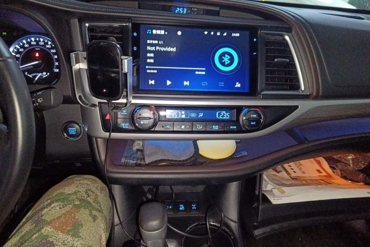 Used Toyota Highlander 2018 2.0T Four-Wheel Drive Supreme Edition 7-Seater China VI Audio And AC Panel