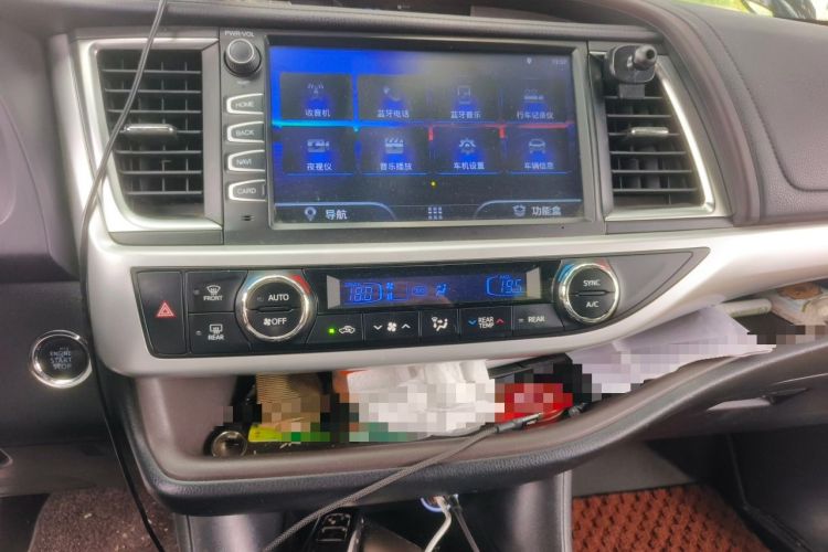 Used Toyota Highlander 2018 2.0T Four-Wheel Drive Luxury Version 7 Seats China VI Standard Audio And AC Panel