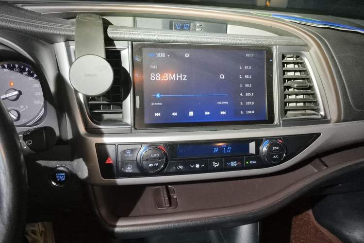 Used Toyota Highlander 2018 2.0T Four-Wheel Drive Prestige Version 7 Seats China VI Standard Audio And AC Panel