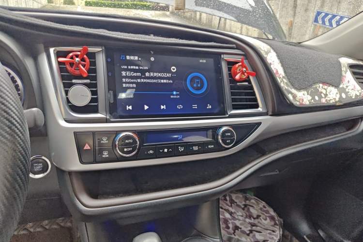 Used Toyota Highlander 2018 2.0T Two-Wheel Drive Prestige Edition 7 Seats China VI Standard Audio And AC Panel