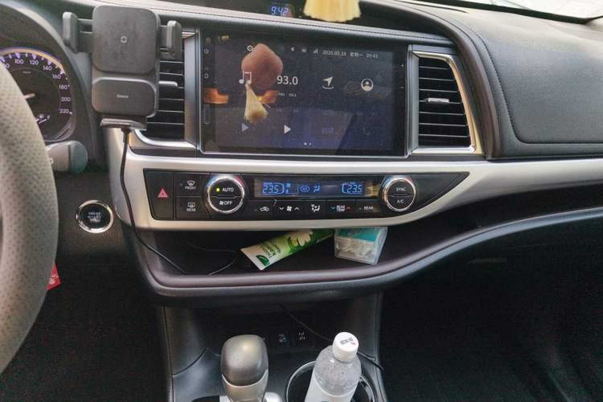 Used Toyota Highlander 2018 2.0T Four-Wheel Drive Prestige Version 7 Seats China V Emission Standard Audio And AC Panel