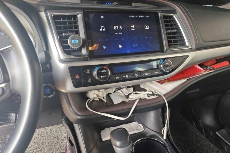 Used Toyota Highlander 2018 2.0T Four-Wheel Drive Prestige Version 7 Seats China V Emission Standard Audio And AC Panel