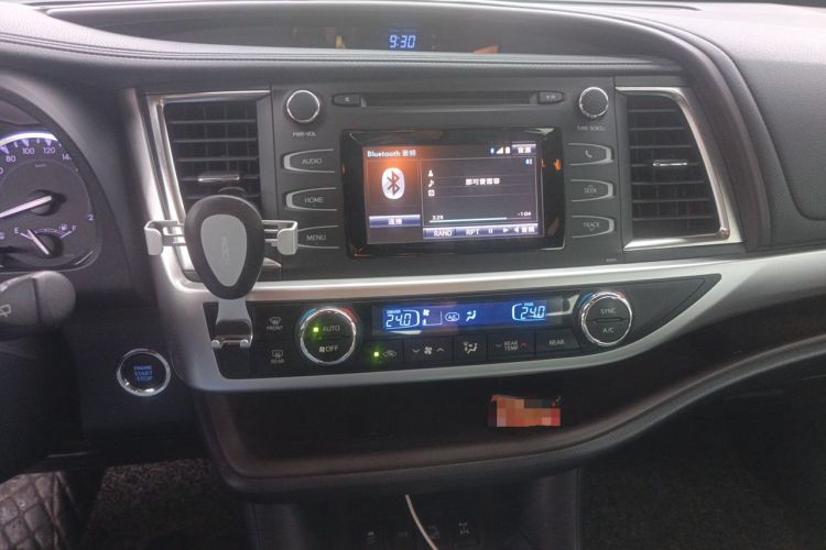 Used Toyota Highlander 2018 2.0T Four-Wheel Drive Luxury Edition 7 Seats China V Emission Standard Audio And AC Panel