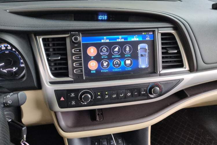 Used Toyota Highlander 2018 2.0T Four-Wheel Drive Elite Edition 7 Seats China VI Standard Audio And AC Panel