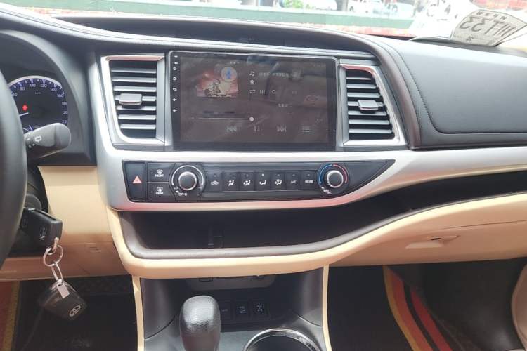 Used Toyota Highlander 2018 2.0T Four-Wheel Drive Elite Edition 7 Seats China VI Standard Audio And AC Panel