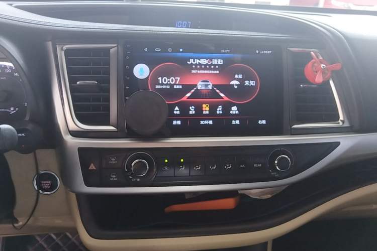 Used Toyota Highlander 2018 2.0T Four-Wheel Drive Elite Edition 7 Seats China V Standard Audio And AC Panel
