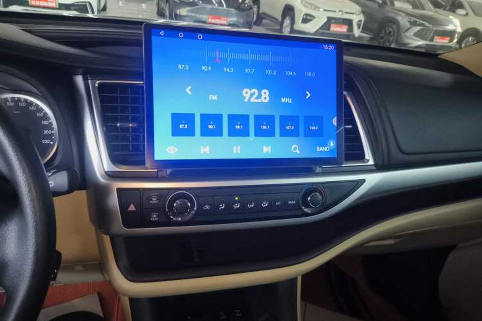 Used Toyota Highlander 2018 2.0T Four-Wheel Drive Elite Edition 7 Seats China VI Standard Audio And AC Panel