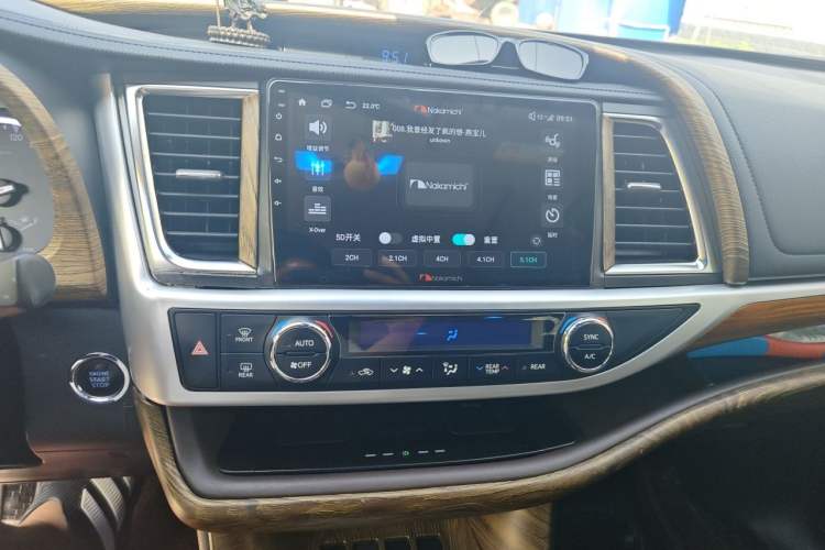Used Toyota Highlander 2018 2.0T Four-Wheel Drive Prestige Version 7 Seats China VI Standard Audio And AC Panel