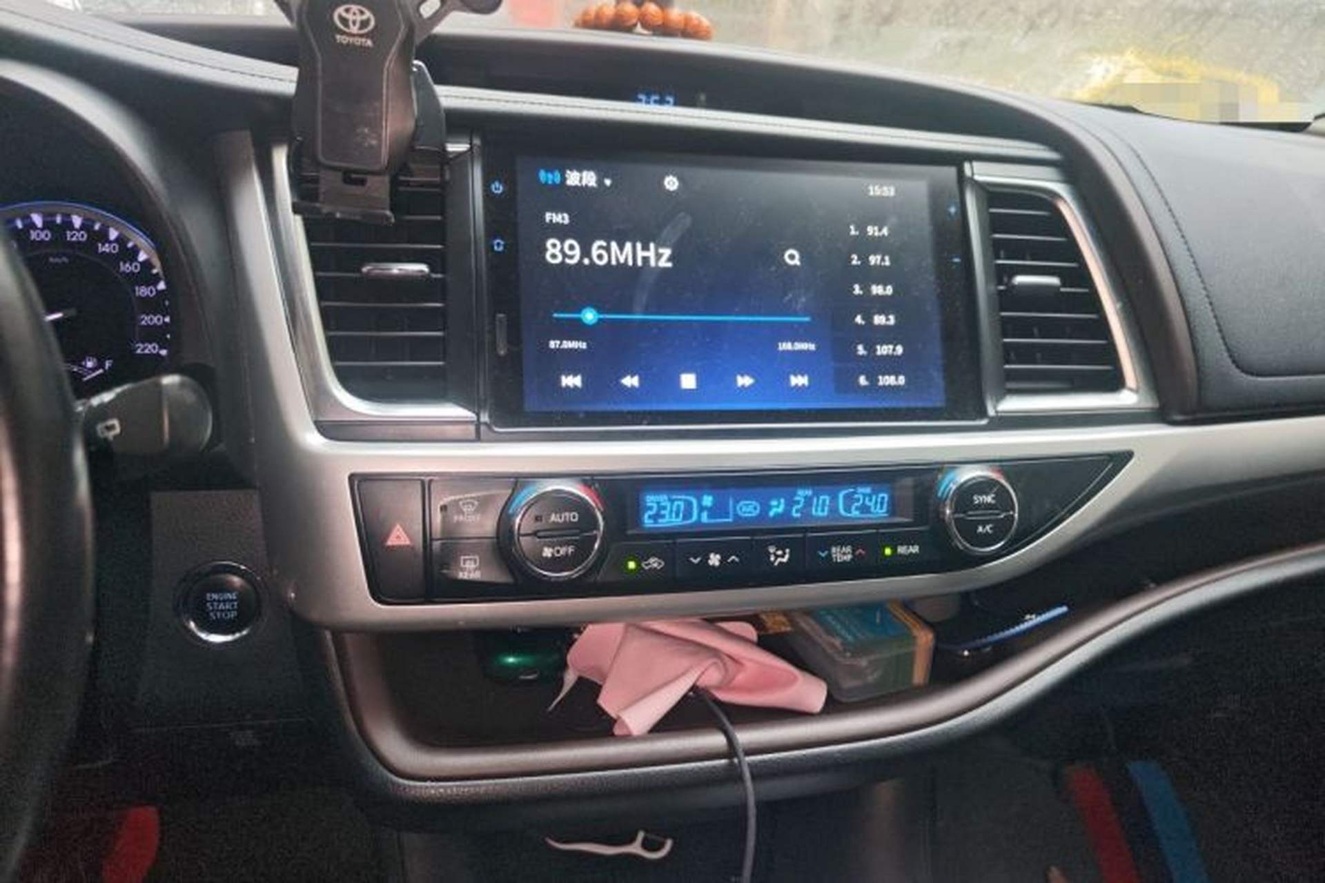 Used Toyota Highlander 2018 2.0T Four-Wheel Drive Prestige Version 7 Seats China VI Standard Audio And AC Panel