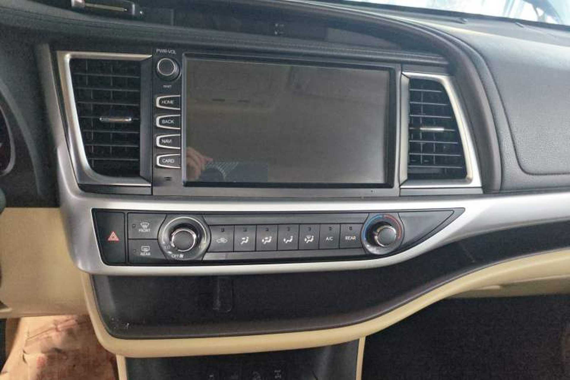 Used Toyota Highlander 2018 2.0T Four-Wheel Drive Elite Edition 7 Seats China VI Standard Audio And AC Panel