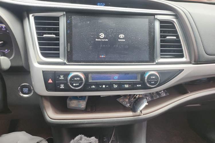 Used Toyota Highlander 2018 2.0T Four-Wheel Drive Prestige Version 7 Seats China VI Standard Audio And AC Panel