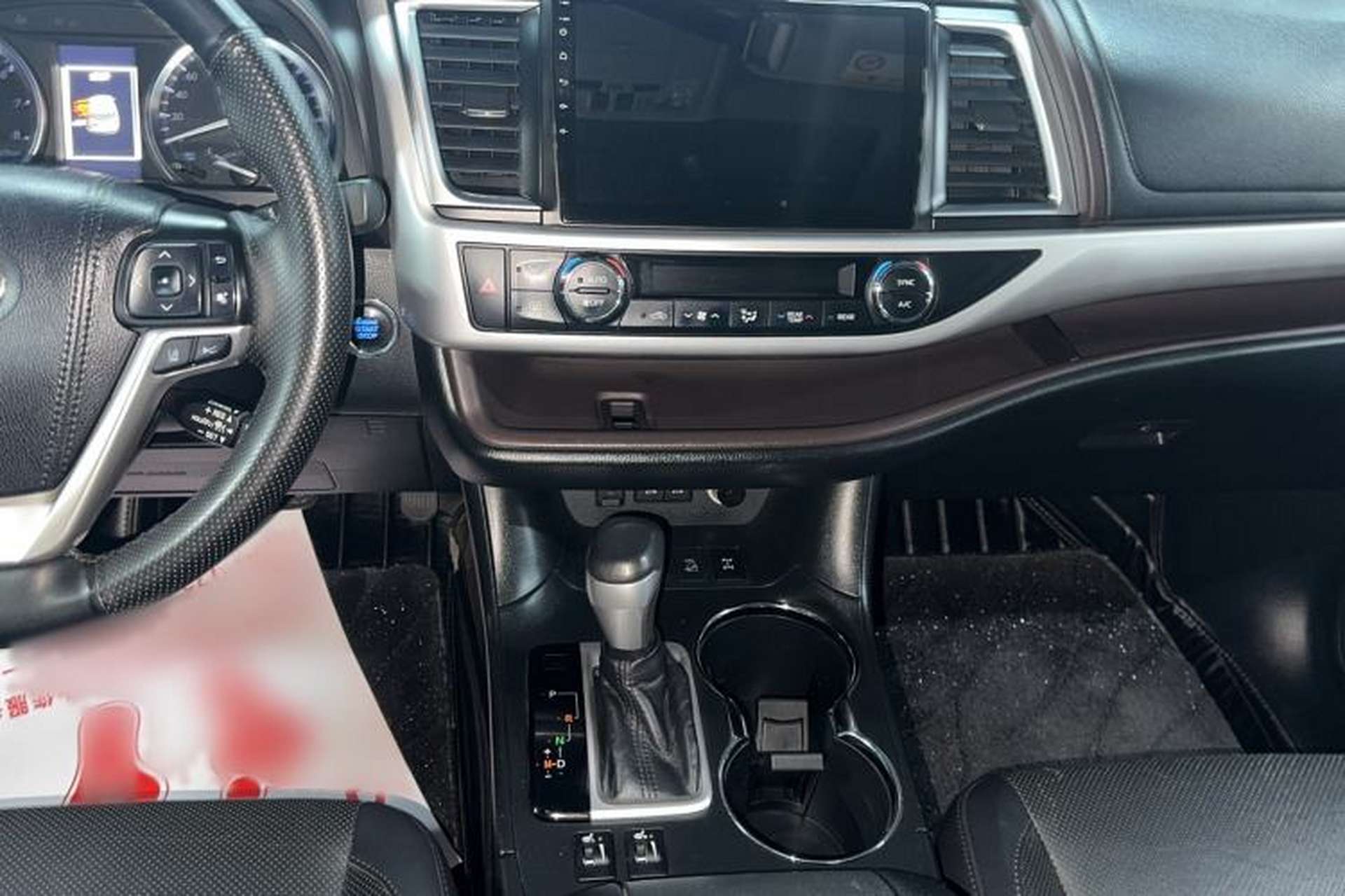 Used Toyota Highlander 2018 2.0T Four-Wheel Drive Luxury Version 7 Seats China VI Standard Audio And AC Panel