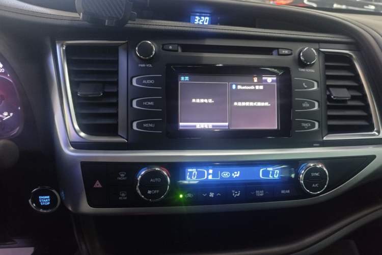 Used Toyota Highlander 2018 2.0T Four-Wheel Drive Luxury Version 7 Seats China VI Standard Audio And AC Panel