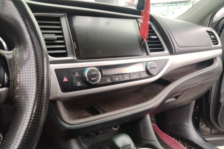 Used Toyota Highlander 2018 2.0T Four-Wheel Drive Prestige Version 7 Seats China VI Standard Audio And AC Panel