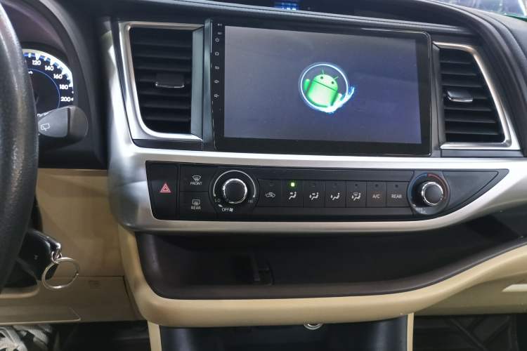 Used Toyota Highlander 2018 2.0T Two-Wheel Drive Elite Edition 5 Seats Emission Standard China V Audio And AC Panel