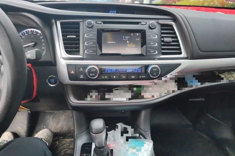 Used Toyota Highlander 2018 2.0T Four-Wheel Drive Luxury Version 7 Seats China VI Standard Audio And AC Panel