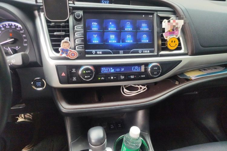 Used Toyota Highlander 2018 2.0T Four-Wheel Drive Luxury Version 7 Seats China VI Standard Audio And AC Panel