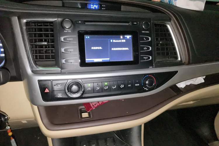 Used Toyota Highlander 2018 2.0T Two-Wheel Drive Elite Edition 5 Seats Emission Standard China V Audio And AC Panel