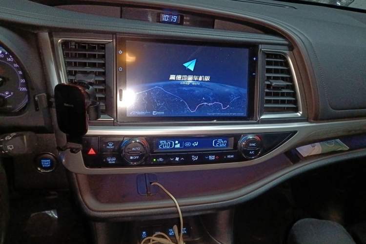 Used Toyota Highlander 2018 2.0T Four-Wheel Drive Prestige Version 7 Seats China V Emission Standard Audio And AC Panel