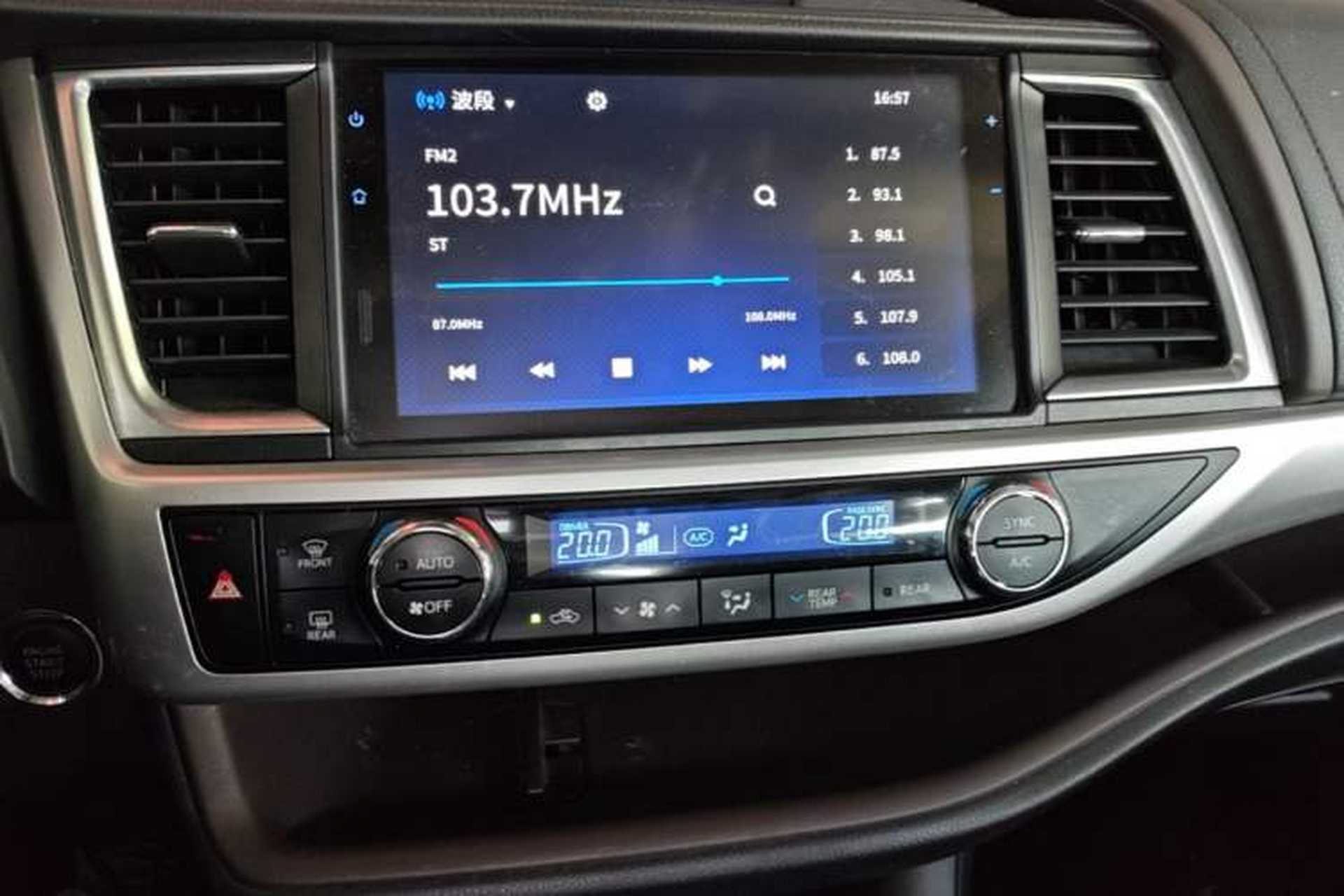 Used Toyota Highlander 2018 2.0T Four-Wheel Drive Prestige Version 7 Seats China VI Standard Audio And AC Panel