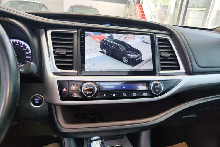 Used Toyota Highlander 2018 2.0T Four-Wheel Drive Prestige Version 7 Seats China V Emission Standard Audio And AC Panel