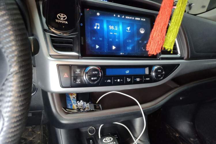 Used Toyota Highlander 2018 2.0T Four-Wheel Drive Prestige Version 7 Seats China VI Standard Audio And AC Panel
