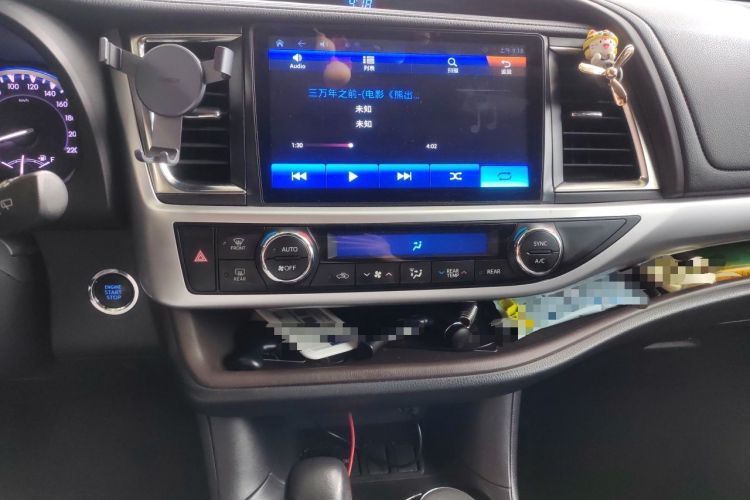 Used Toyota Highlander 2018 2.0T Two-Wheel-Drive Luxury Edition 7 Seats Emission Standard China V Audio And AC Panel