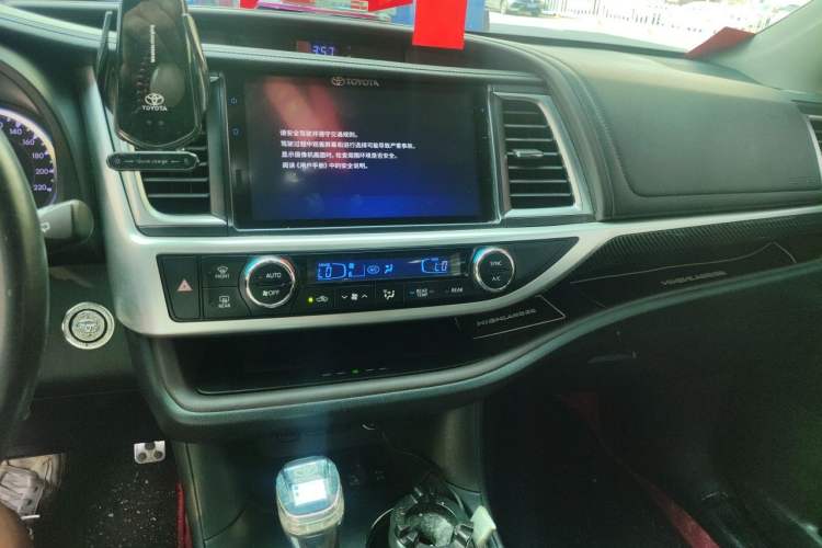 Used Toyota Highlander 2018 2.0T Four-Wheel Drive Prestige Version 7 Seats China VI Standard Audio And AC Panel
