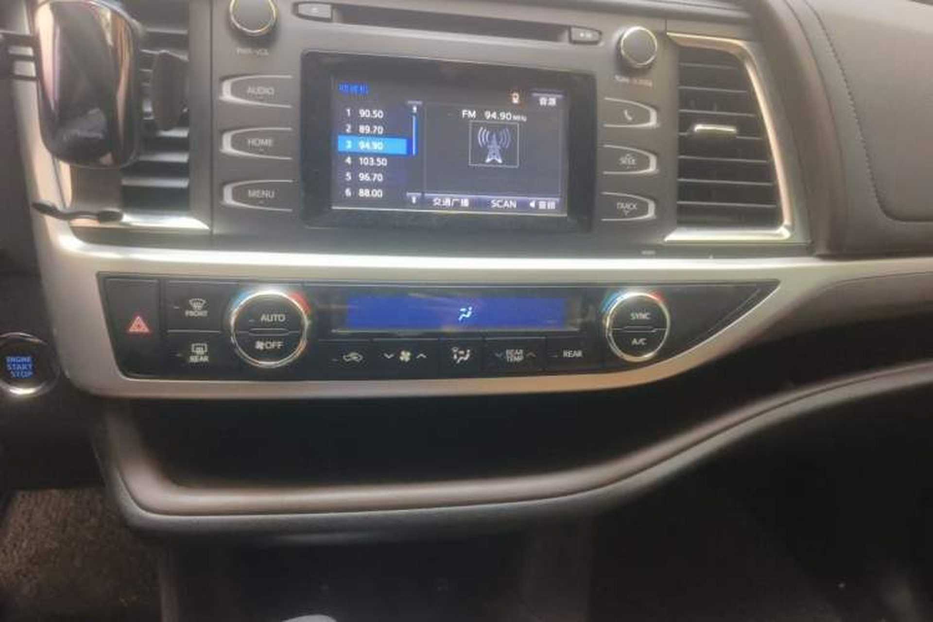 Used Toyota Highlander 2018 2.0T Four-Wheel Drive Knight Edition 7 Seats China VI Standard Audio And AC Panel