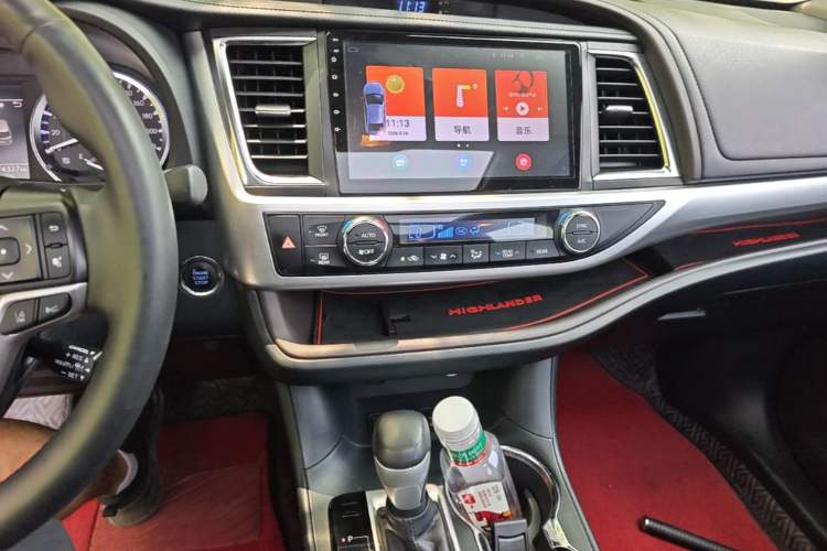 Used Toyota Highlander 2018 2.0T Four-Wheel Drive Luxury Edition 7 Seats China V Emission Standard Audio And AC Panel
