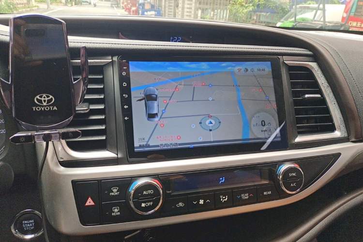 Used Toyota Highlander 2018 2.0T Four-Wheel Drive Knight Edition 7 Seats China VI Standard Audio And AC Panel