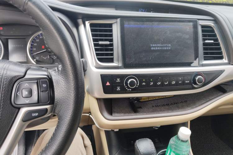 Used Toyota Highlander 2018 2.0T Four-Wheel Drive Elite Edition 7 Seats China VI Standard Audio And AC Panel