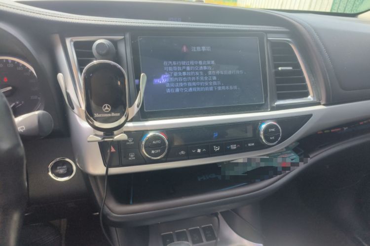 Used Toyota Highlander 2018 2.0T Four-Wheel Drive Luxury Edition 7 Seats China V Emission Standard Audio And AC Panel