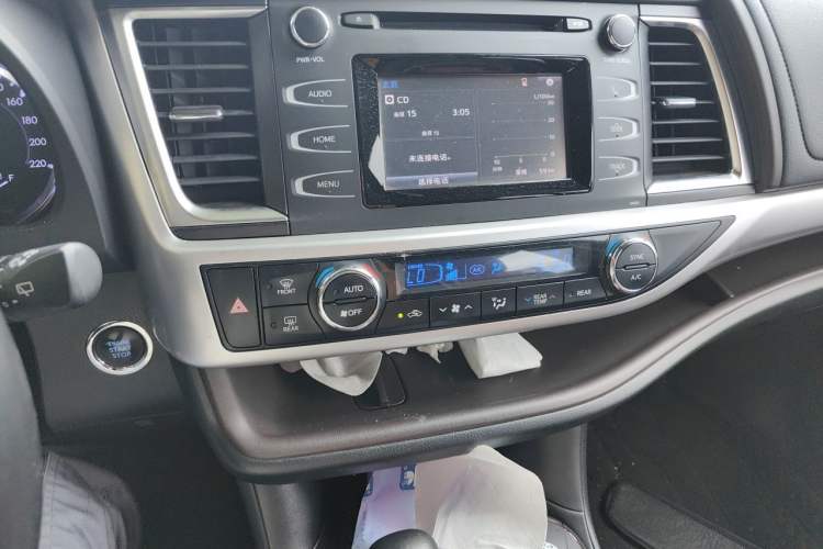 Used Toyota Highlander 2018 2.0T Four-Wheel Drive Luxury Version 7 Seats China VI Standard Audio And AC Panel
