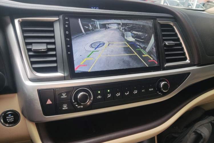Used Toyota Highlander 2018 2.0T Two-Wheel Drive Elite Edition 5 Seats Emission Standard China V Audio And AC Panel