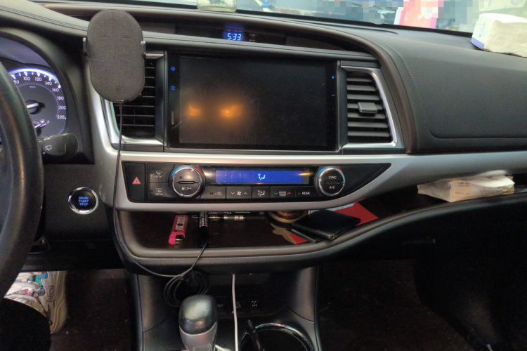 Used Toyota Highlander 2018 2.0T Four-Wheel Drive Knight Edition 7 Seats China VI Standard Audio And AC Panel