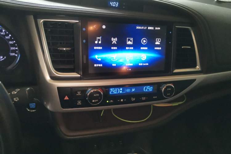 Used Toyota Highlander 2018 2.0T Four-Wheel Drive Prestige Version 7 Seats China VI Standard Audio And AC Panel