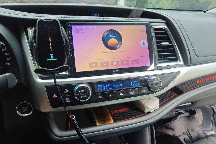 Used Toyota Highlander 2018 2.0T Four-Wheel Drive Luxury Edition 7 Seats China V Emission Standard Audio And AC Panel