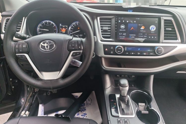Used Toyota Highlander 2018 2.0T Four-Wheel Drive Luxury Version 7 Seats China VI Standard Audio And AC Panel