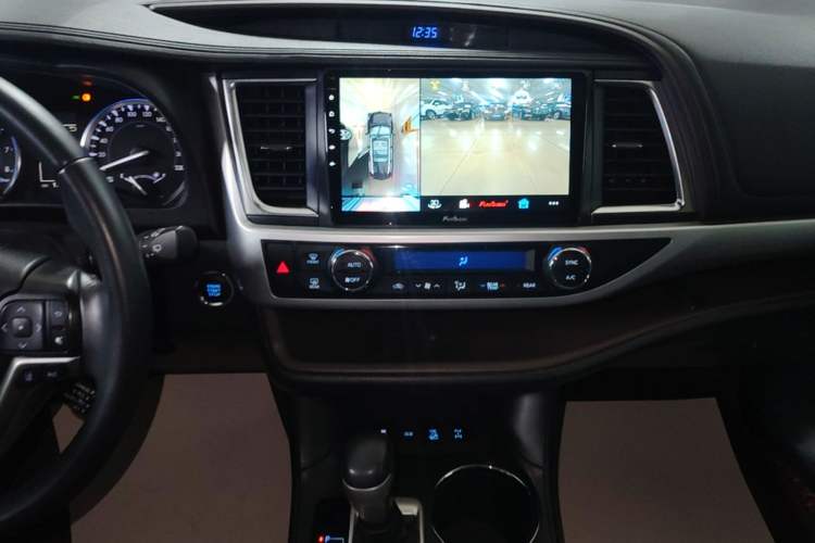 Used Toyota Highlander 2018 2.0T Four-Wheel Drive Luxury Version 7 Seats China VI Standard Audio And AC Panel