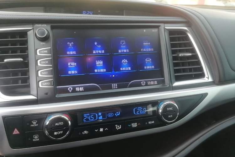 Used Toyota Highlander 2018 2.0T Four-Wheel Drive Luxury Version 7 Seats China VI Standard Audio And AC Panel