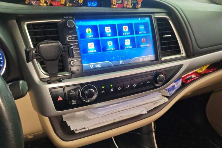 Used Toyota Highlander 2018 2.0T Two-Wheel Drive Elite Edition 7 Seats Emission Standard China V Audio And AC Panel