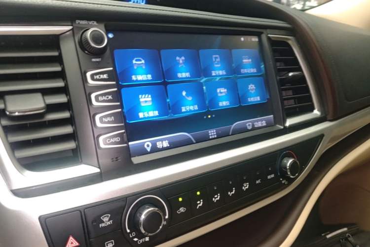 Used Toyota Highlander 2018 2.0T Four-Wheel Drive Elite Edition 7 Seats China VI Standard Audio And AC Panel